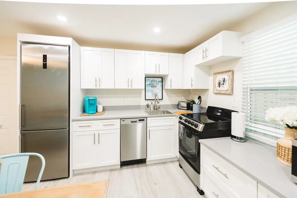 106 E BAY DRIVE Treasure Island, FL 33706