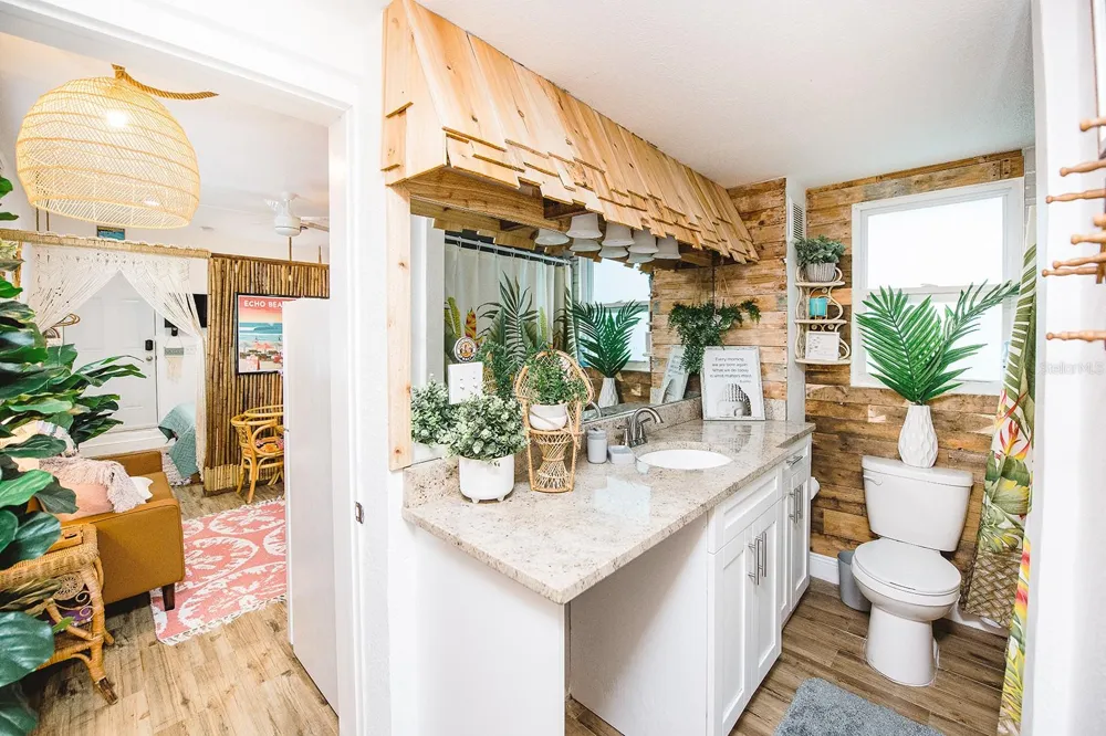 106 E BAY DRIVE Treasure Island, FL 33706