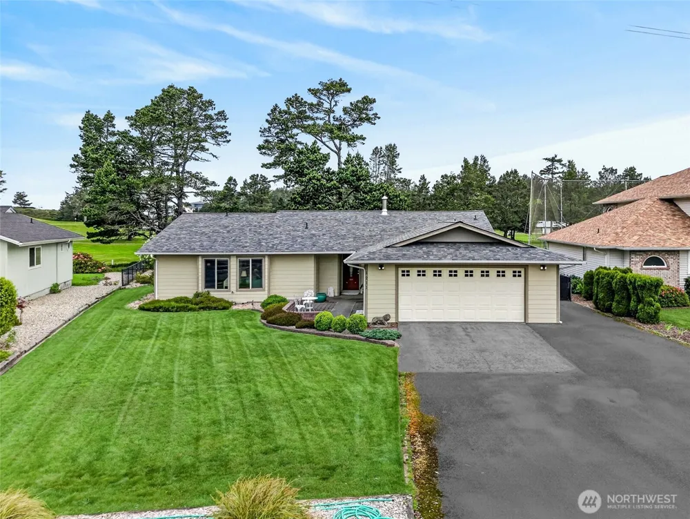 1211 314th Place Ocean Park, WA 98640