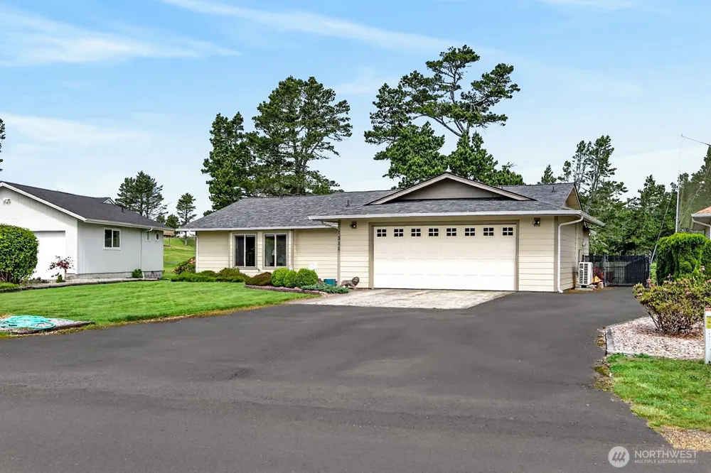 1211 314th Place Ocean Park, WA 98640