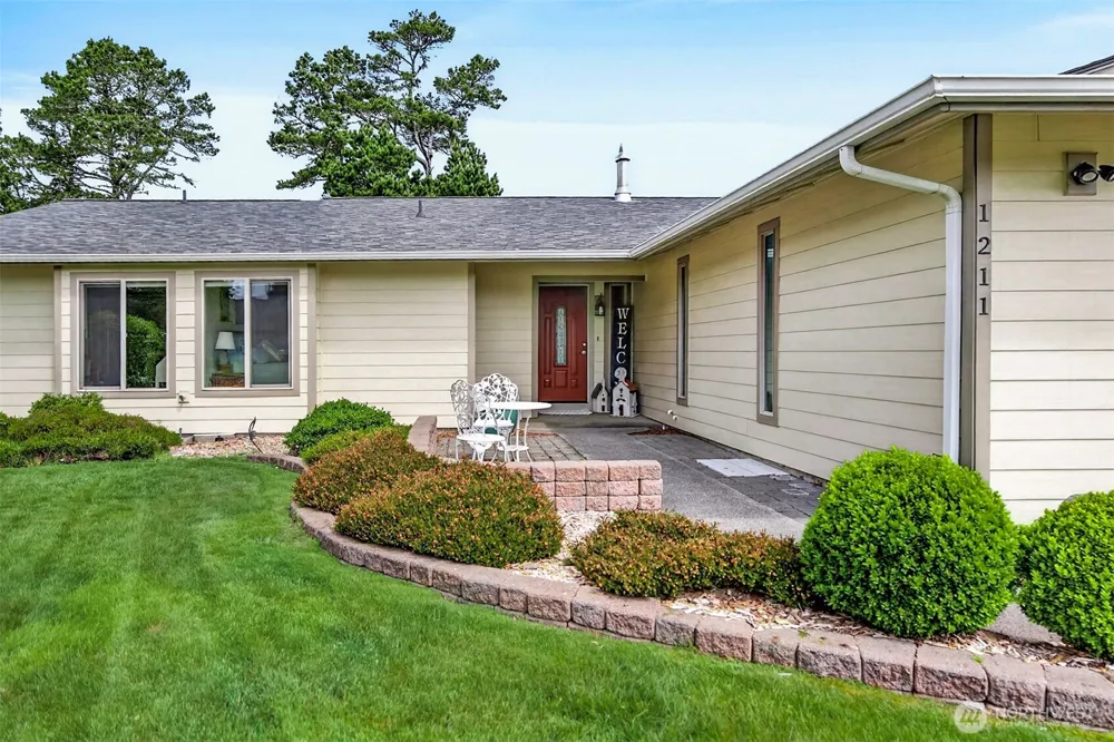 1211 314th Place Ocean Park, WA 98640