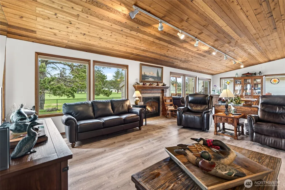 1211 314th Place Ocean Park, WA 98640