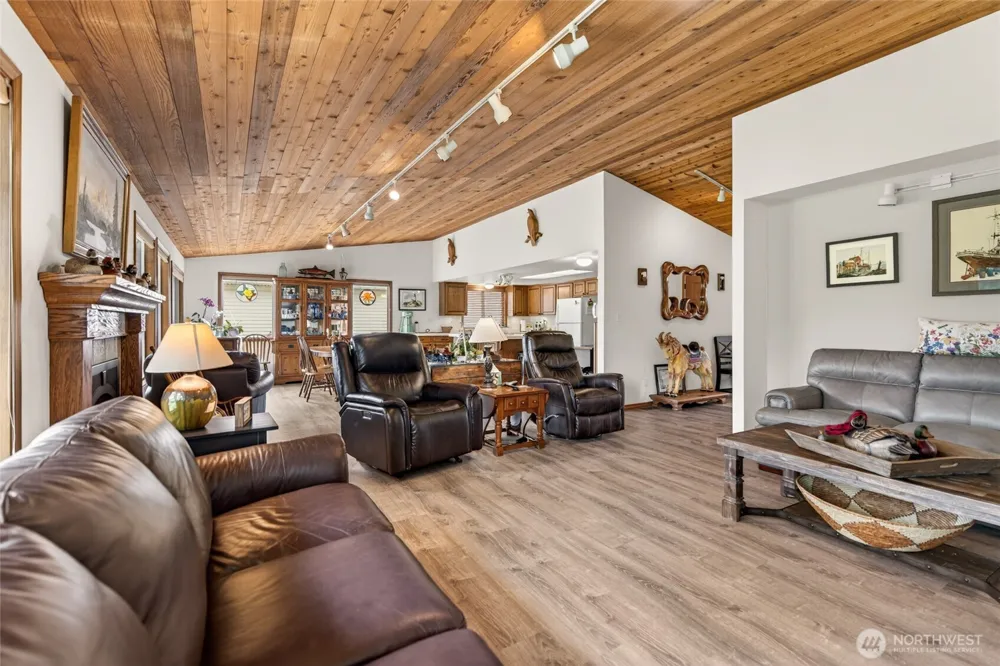 1211 314th Place Ocean Park, WA 98640