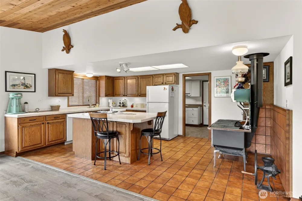 1211 314th Place Ocean Park, WA 98640