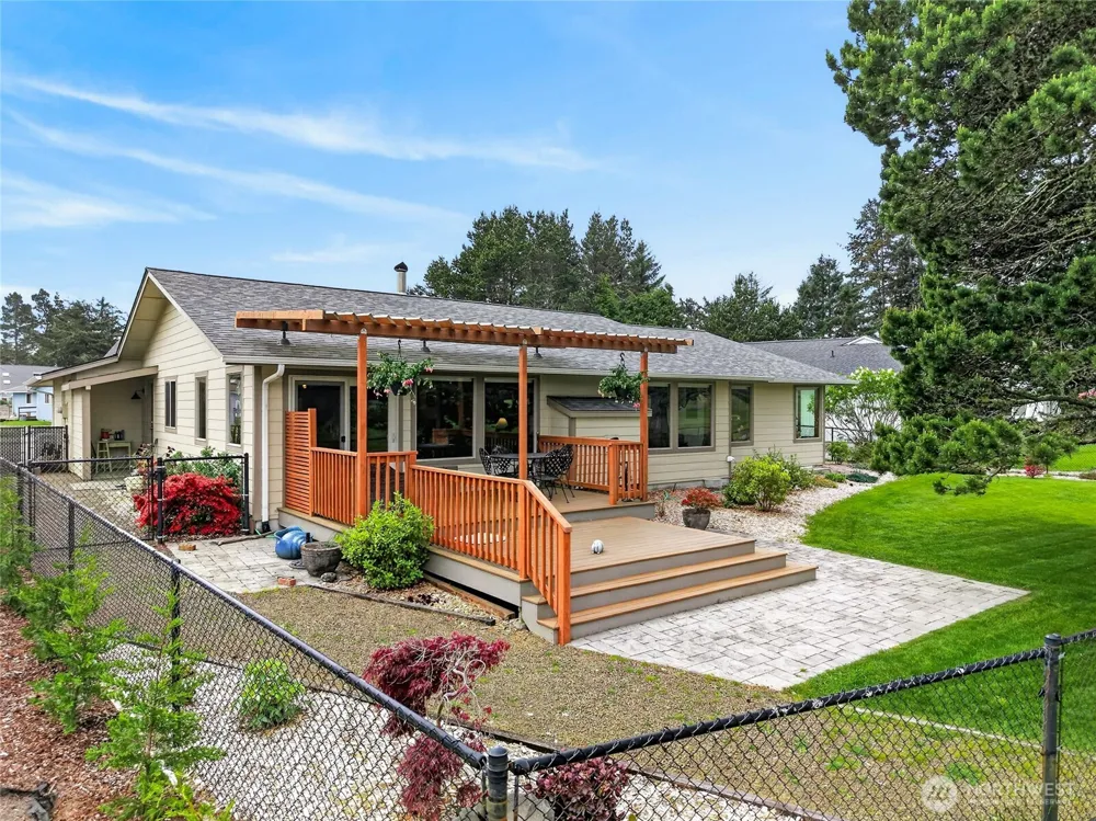 1211 314th Place Ocean Park, WA 98640