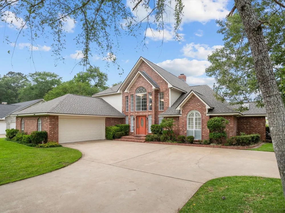 123 Crown Colony Drive Lufkin, TX 75901