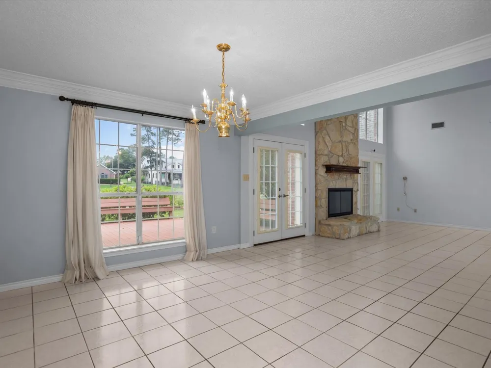 123 Crown Colony Drive Lufkin, TX 75901
