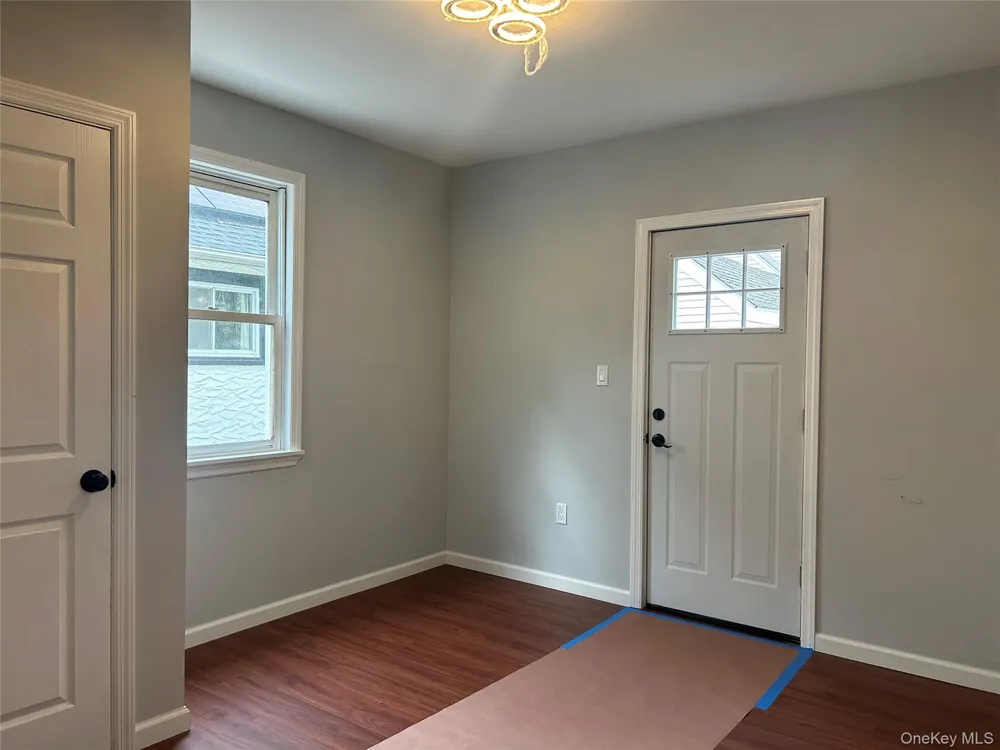 7 Bristol Street Lynbrook, NY 11563