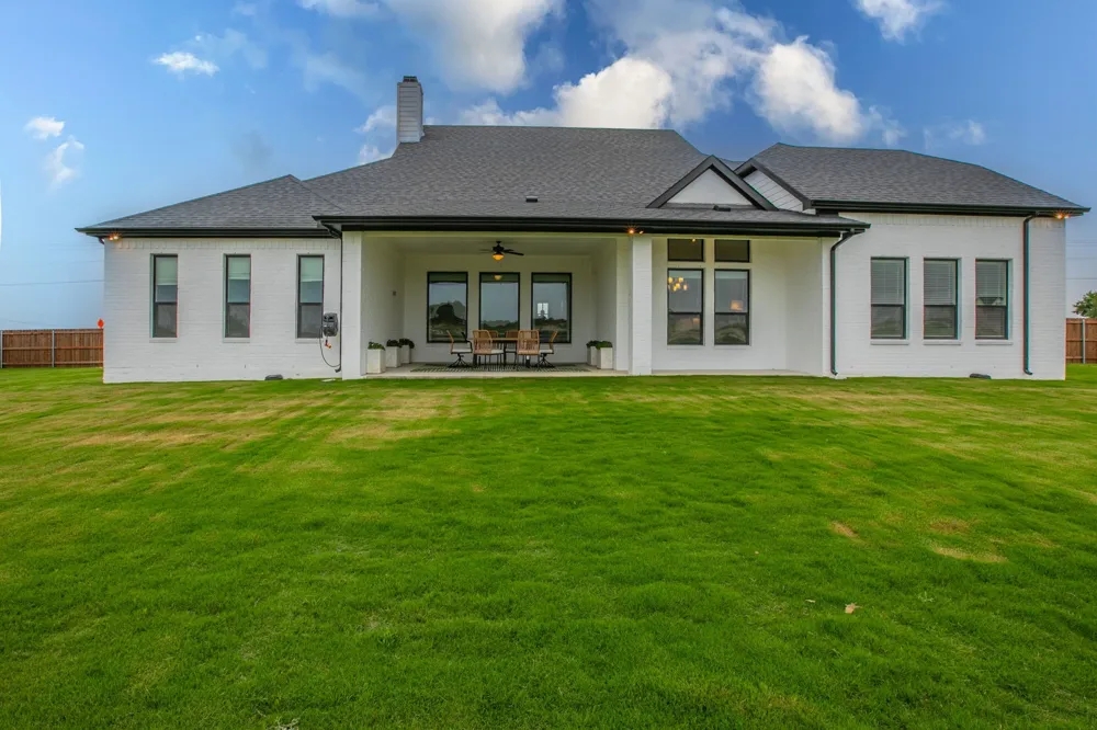 16833 Chapel Road Lorena, TX 76655