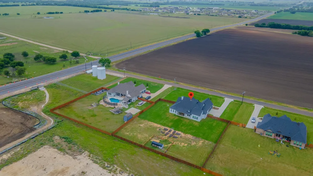16833 Chapel Road Lorena, TX 76655