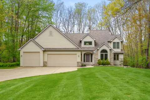 6147 Autumn Ridge