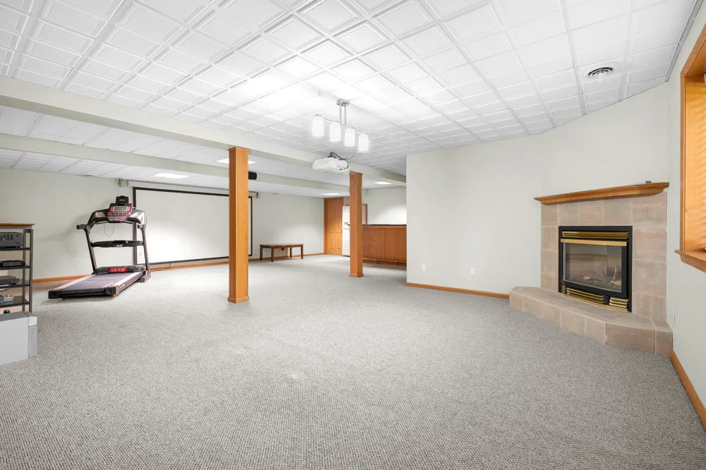 6147 Autumn Ridge Richland, MI 49083