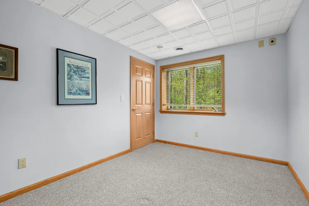 6147 Autumn Ridge Richland, MI 49083