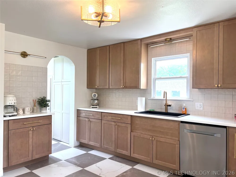 70 E Washington Avenue Krebs, OK 74554