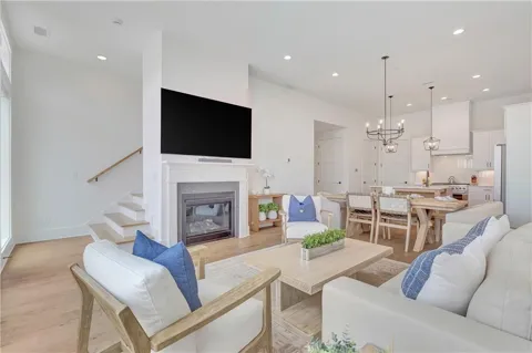 220 Rolison Way