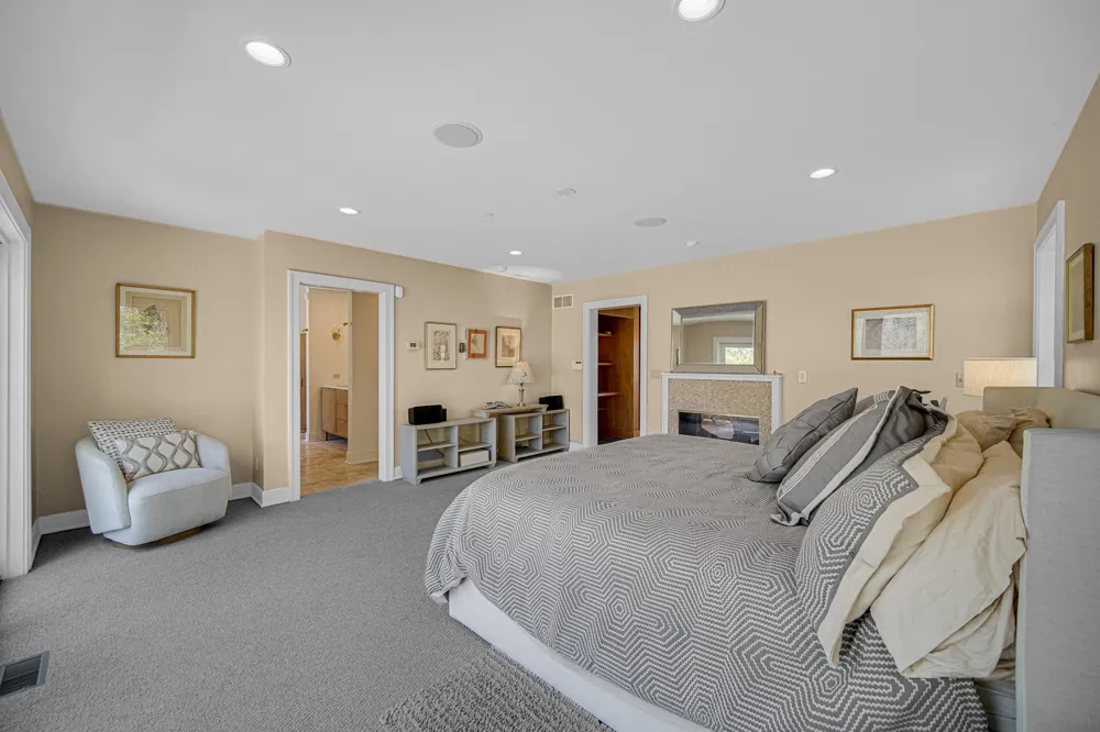 12 Ridge Drive Dune Acres, IN 46304