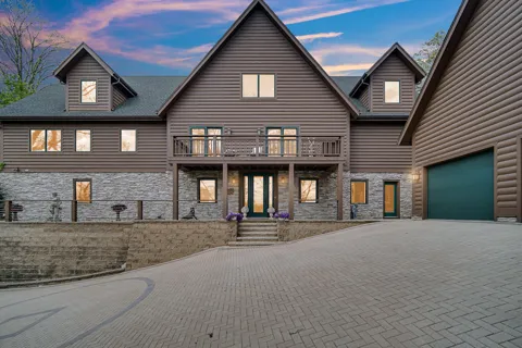 12 Ridge Drive