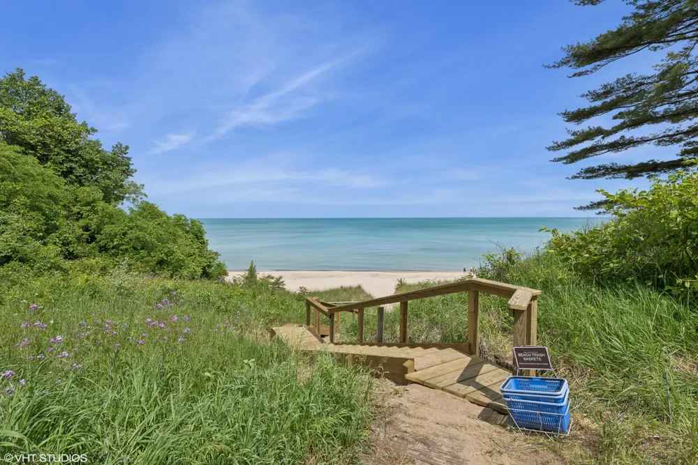 12 Ridge Drive Dune Acres, IN 46304
