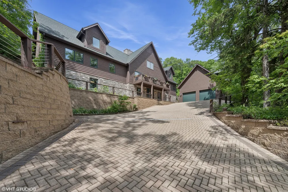 12 Ridge Drive Dune Acres, IN 46304