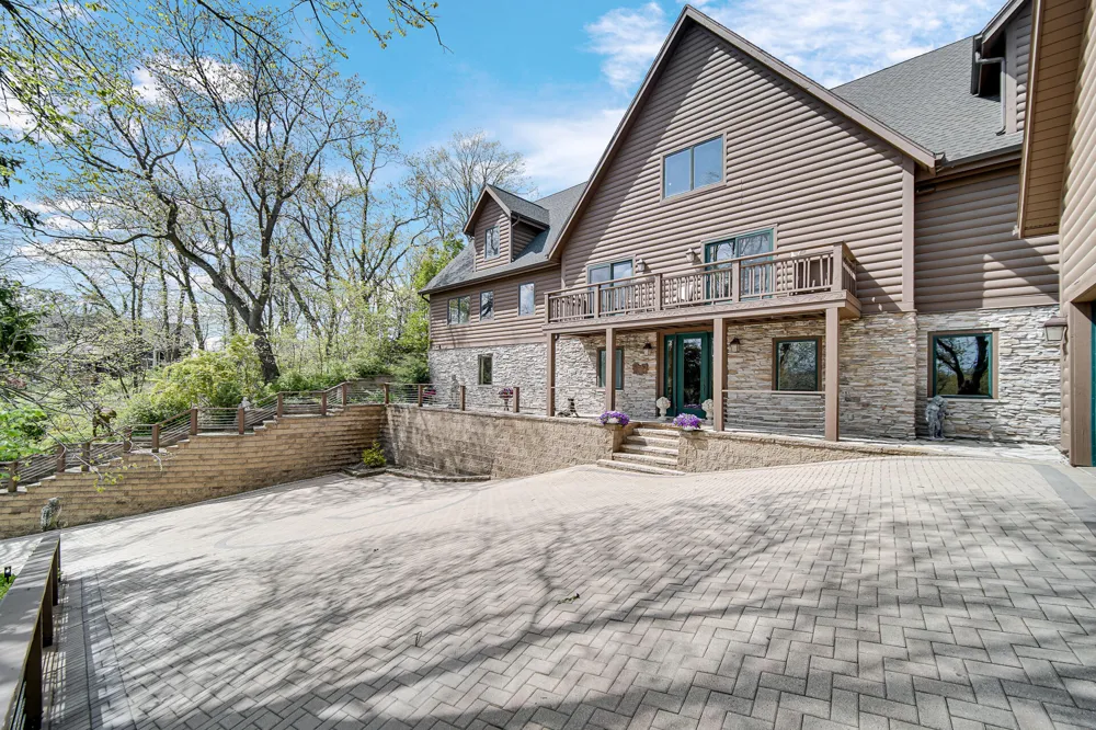 12 Ridge Drive Dune Acres, IN 46304