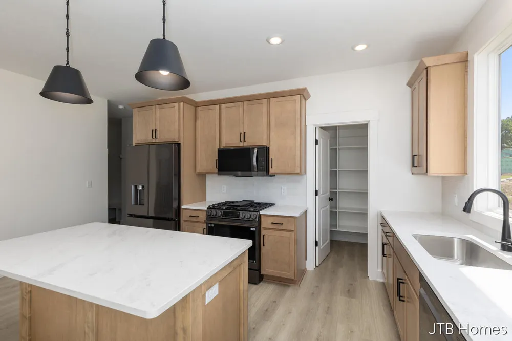 6612 Inwood Ridge Drive NE Rockford, MI 49341