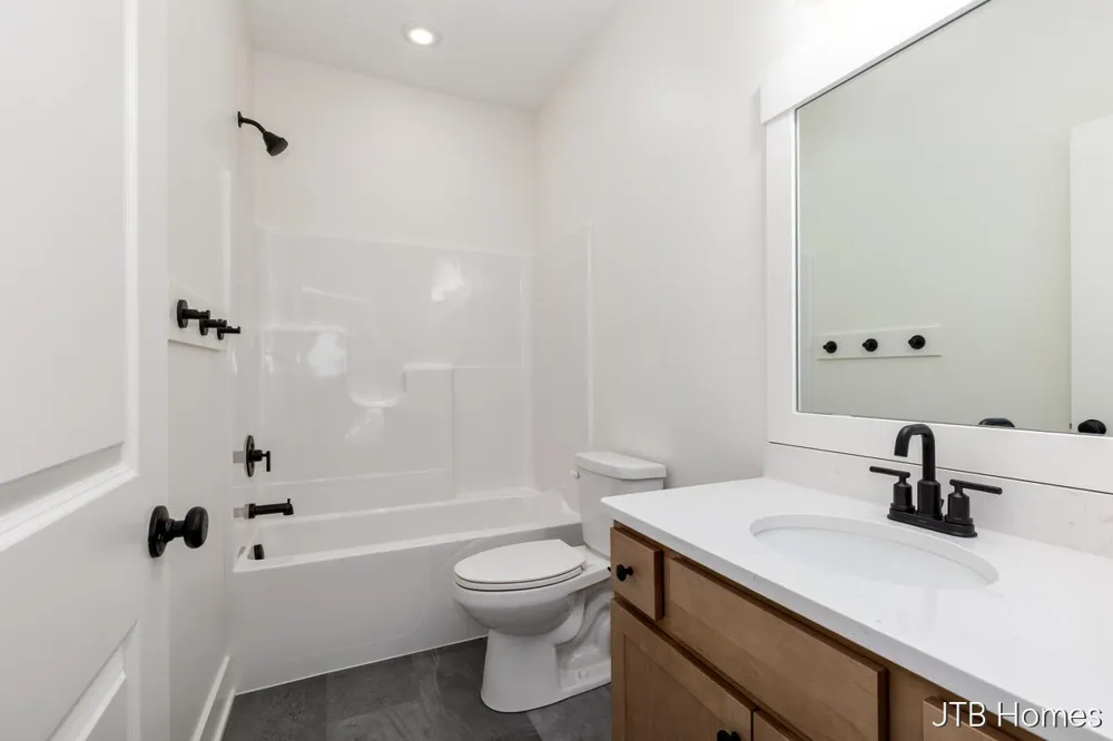 6612 Inwood Ridge Drive NE Rockford, MI 49341