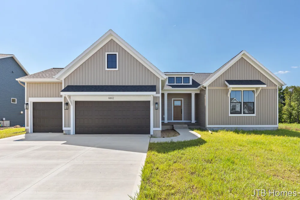 6612 Inwood Ridge Drive NE Rockford, MI 49341