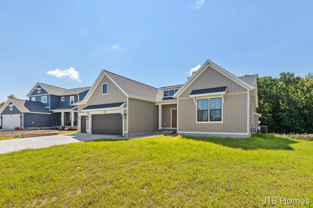 6612 Inwood Ridge Drive NE Rockford, MI 49341