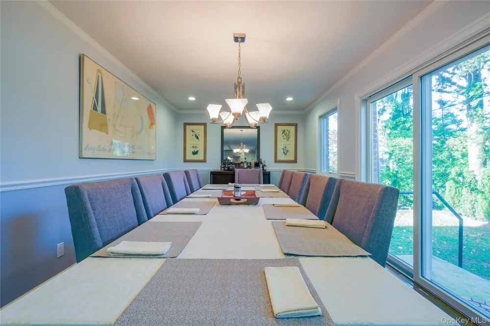 752 Kensington Court Westbury, NY 11590