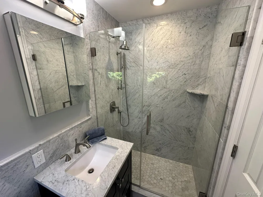752 Kensington Court Westbury, NY 11590