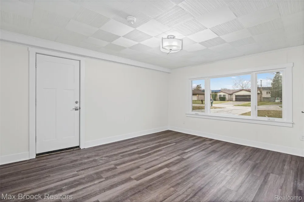 17348 Hilton Street Southfield City, MI 48075