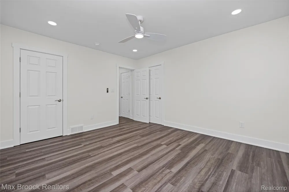 17348 Hilton Street Southfield City, MI 48075