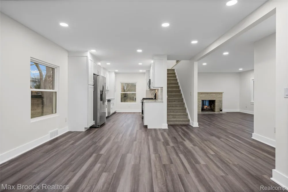 17348 Hilton Street Southfield City, MI 48075