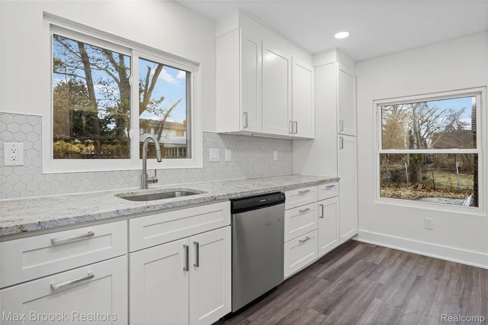 17348 Hilton Street Southfield City, MI 48075