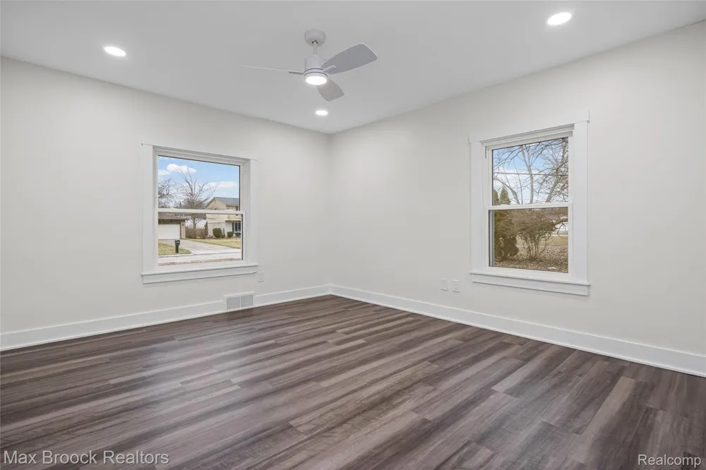 17348 Hilton Street Southfield City, MI 48075