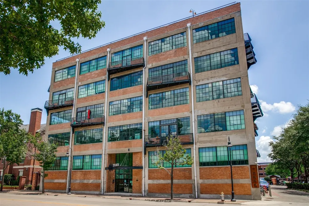 2220 Canton Street #401 Dallas, TX 75201