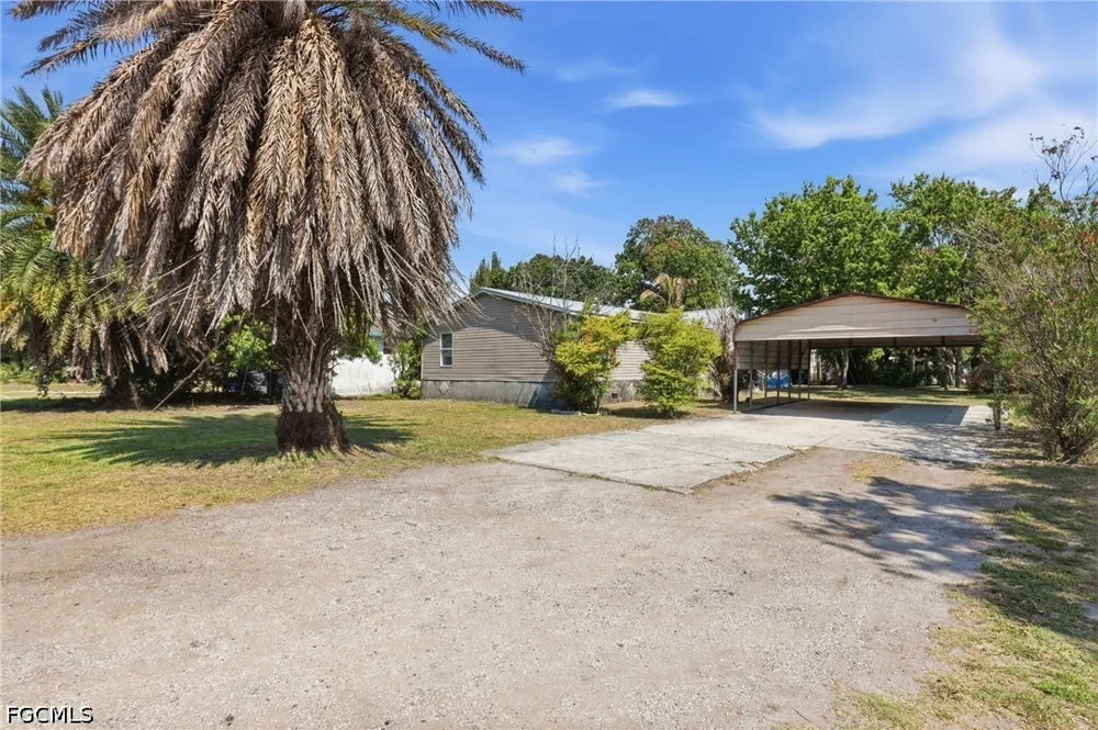 Della Tobias Avenue Clewiston, FL 33440