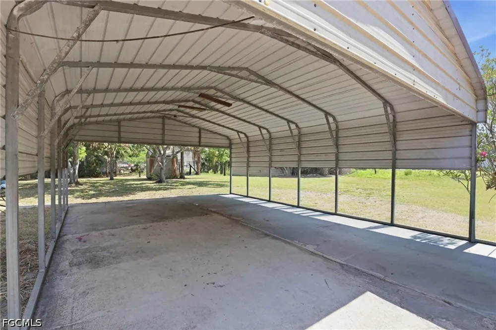 Della Tobias Avenue Clewiston, FL 33440