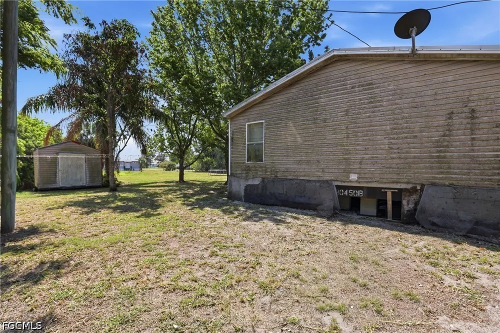 Della Tobias Avenue Clewiston, FL 33440