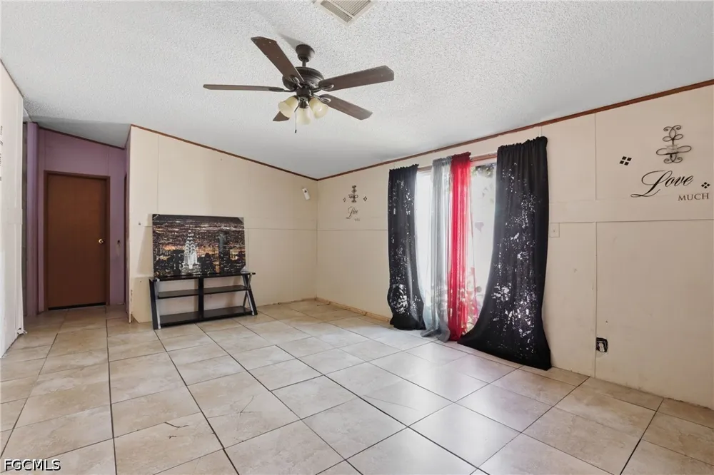 Della Tobias Avenue Clewiston, FL 33440