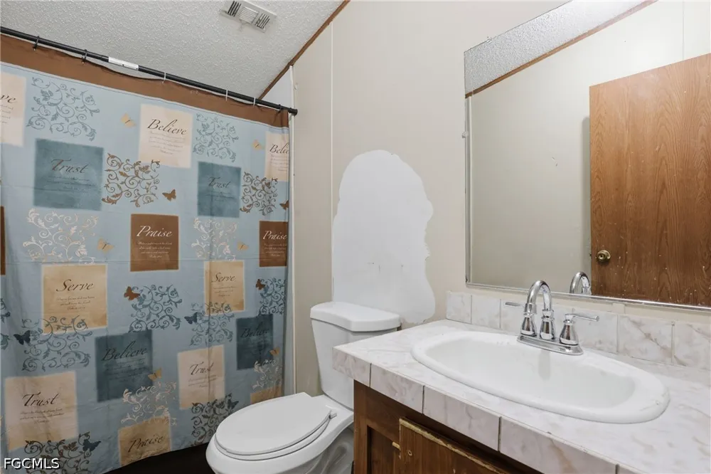 Della Tobias Avenue Clewiston, FL 33440