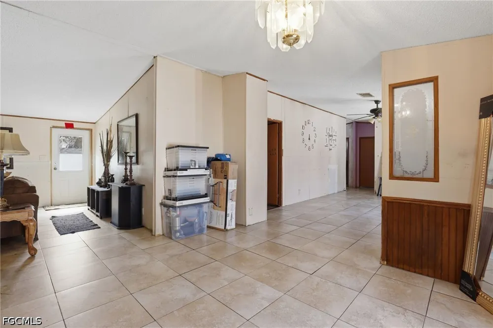 Della Tobias Avenue Clewiston, FL 33440