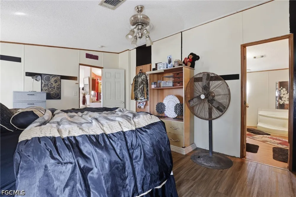 Della Tobias Avenue Clewiston, FL 33440