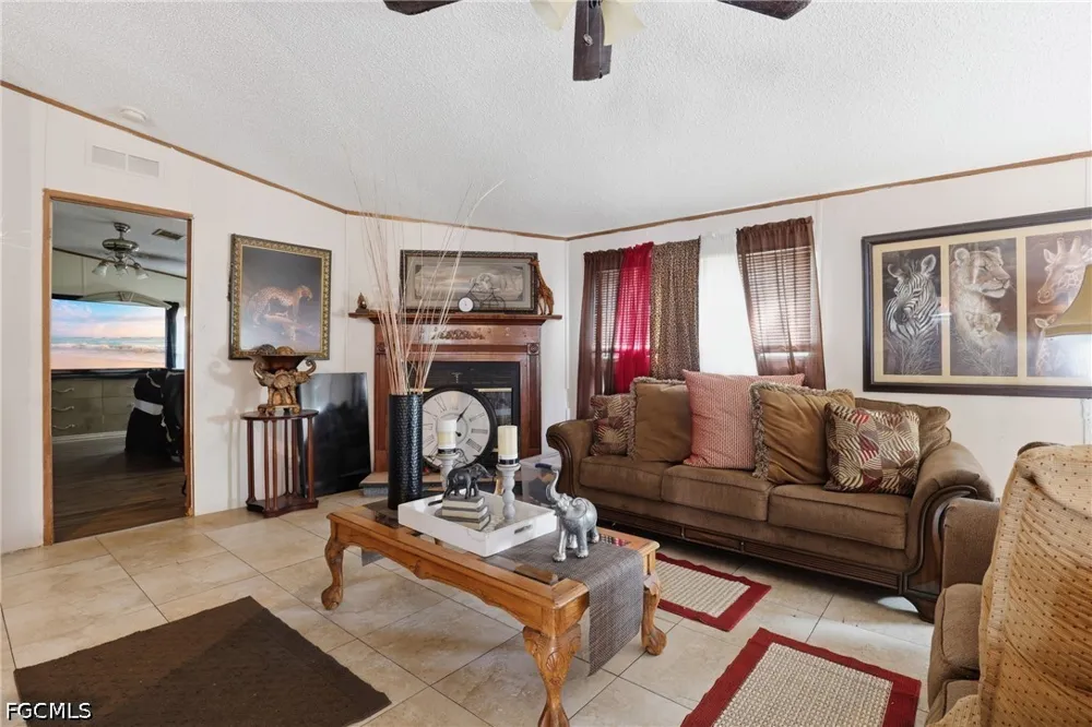 Della Tobias Avenue Clewiston, FL 33440