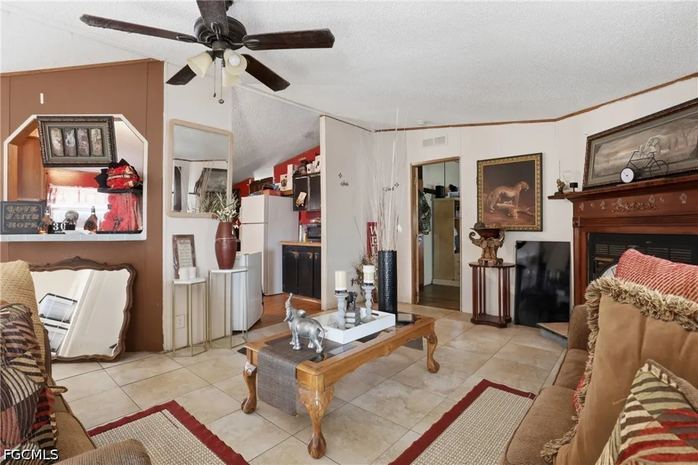 Della Tobias Avenue Clewiston, FL 33440