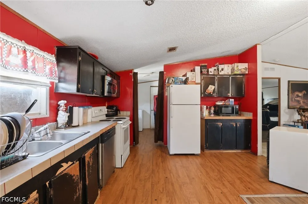 Della Tobias Avenue Clewiston, FL 33440