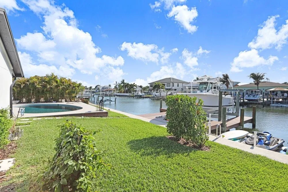 3926 VENETIAN WAY Tampa, FL 33634