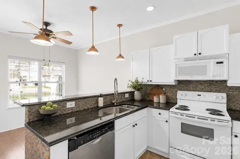 1021 Laparc Lane