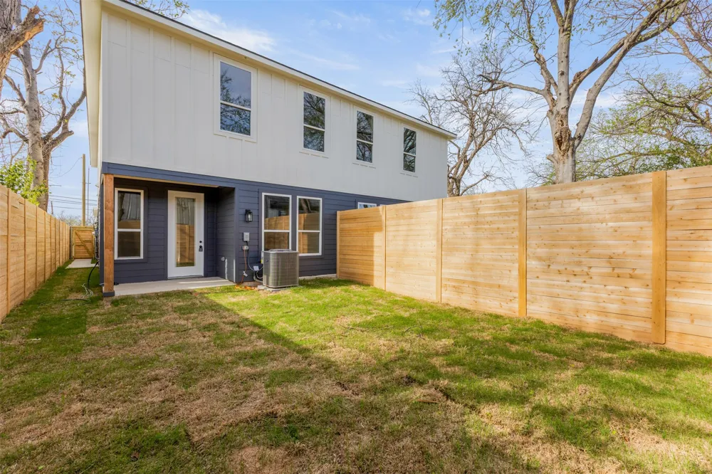 3524 Spring Avenue Dallas, TX 75210