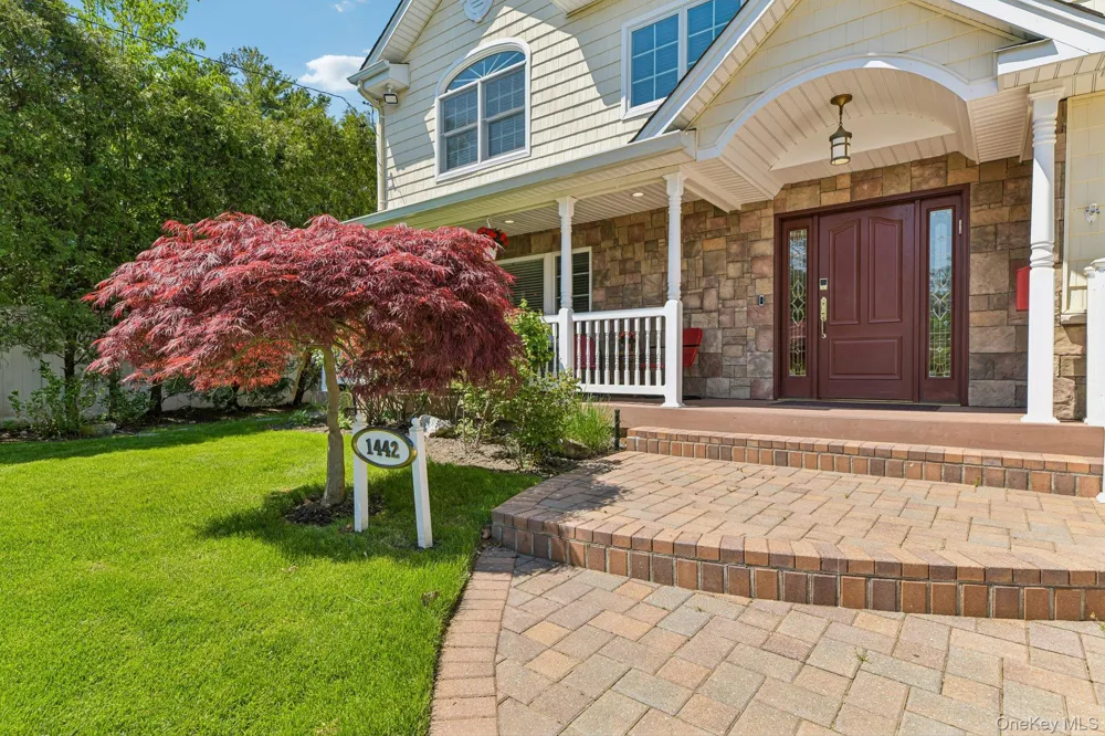 1442 Stevenson Circle Hewlett, NY 11557